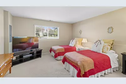 695 Station Boulevard, Aurora, IL 60504 - Photo 19