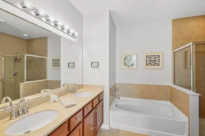 695 Station Boulevard, Aurora, IL 60504 - Photo 15