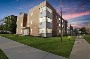 2405 W Balmoral Ave, Chicago, IL 60625 - Photo 1