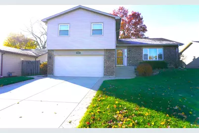 1035 W Elmwood Lane, Bartlett, IL 60103 - Photo 1