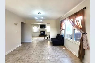 1035 W Elmwood Lane, Bartlett, IL 60103 - Photo 7