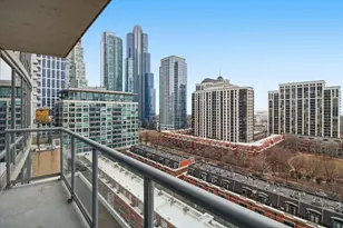 100 E 14th St, Chicago, IL 60605 - Photo 7