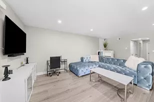 8094 Garfield Ave, Burr Ridge, IL 60527 - Photo 13