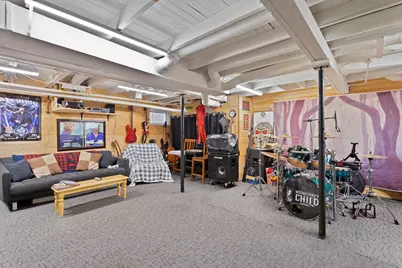 916 N Clarendon Drive, Round Lake Beach, IL 60073 - Photo 11