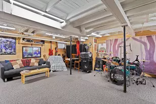 916 N Clarendon Dr, Round Lake Beach, IL 60073 - Photo 11