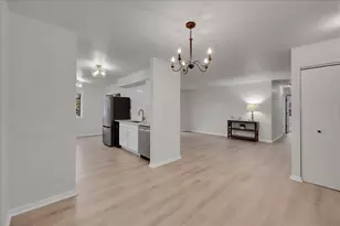 1785 Grosvenor Cir, Wheaton, IL 60189 - Photo 7