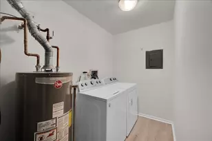 1785 Grosvenor Cir, Wheaton, IL 60189 - Photo 19