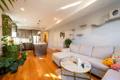 2056 N Damen Avenue #2, Chicago, IL 60647 - Photo 5