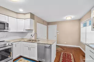 607 Kingsbridge Dr, Carol Stream, IL 60188 - Photo 7