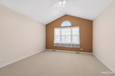 607 Kingsbridge Drive, Carol Stream, IL 60188 - Photo 9