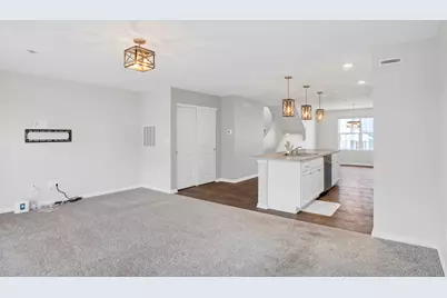 820 Briar Glen Court, Hampshire, IL 60140 - Photo 5