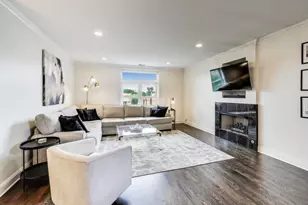 2130 W Division St, Chicago, IL 60622 - Photo 3