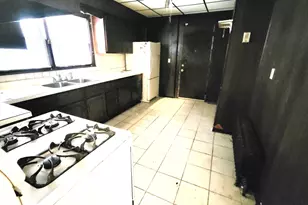 7827 S Peoria St, Chicago, IL 60620 - Photo 5