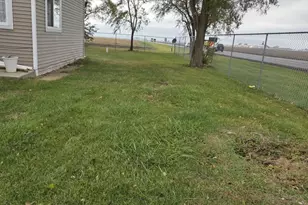 3692 E 2nd Rd, Mendota, IL 61342 - Photo 15