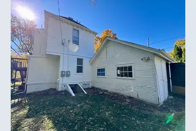 506 E Chestnut Street, Bloomington, IL 61701 - Photo 9