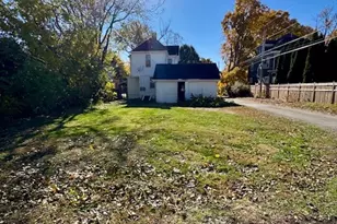 506 E Chestnut St, Bloomington, IL 61701 - Photo 7