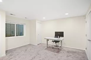 563 Grosvenor Ln, Aurora, IL 60504 - Photo 21