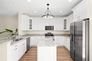 563 Grosvenor Ln, Aurora, IL 60504 - Photo 7