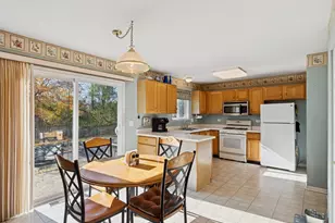 885 Charlton Rd, Lake Villa, IL 60046 - Photo 11