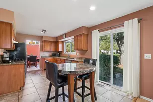 36077 N Bridlewood Ave, Gurnee, IL 60031 - Photo 7