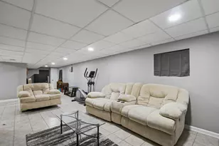 36077 N Bridlewood Ave, Gurnee, IL 60031 - Photo 17