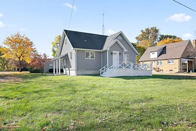 290 E 1st Avenue, Clifton, IL 60927 - Photo 1