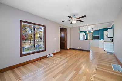 290 E 1st Avenue, Clifton, IL 60927 - Photo 5