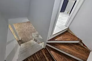 5249 N Osceola Ave, Chicago, IL 60656 - Photo 11