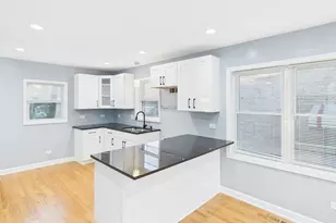 10036 S St Lawrence Ave, Chicago, IL 60628 - Photo 9