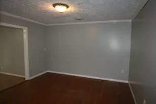 204 E 4th St, Mackinaw, IL 61755 - Photo 9