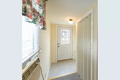 2031 Gilboa Avenue, Zion, IL 60099 - Photo 9