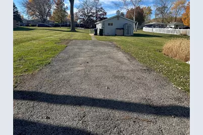 2031 Gilboa Avenue, Zion, IL 60099 - Photo 13