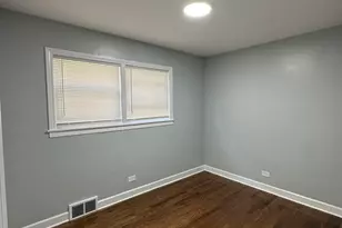 8232 Keating Ave, Skokie, IL 60076 - Photo 17