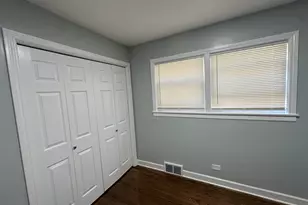 8232 Keating Ave, Skokie, IL 60076 - Photo 19