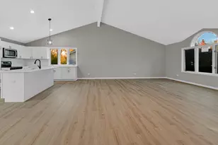 186 Cedarwood Dr, Steger, IL 60475 - Photo 9