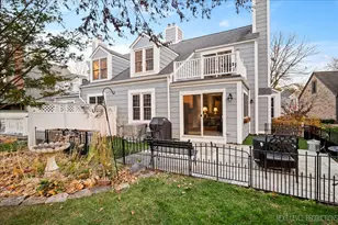 92 Whittington Course, Saint Charles, IL 60174 - Photo 5