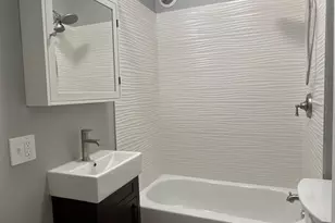 1503 W Superior St, Chicago, IL 60642 - Photo 13