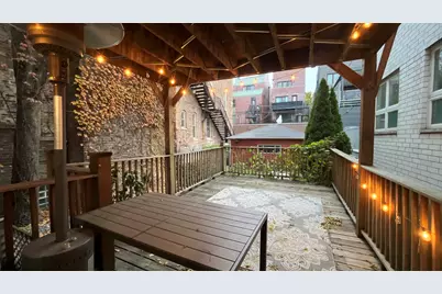 1503 W Superior Street #1, Chicago, IL 60642 - Photo 17