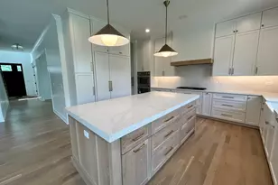 444 E Schiller St, Elmhurst, IL 60126 - Photo 3