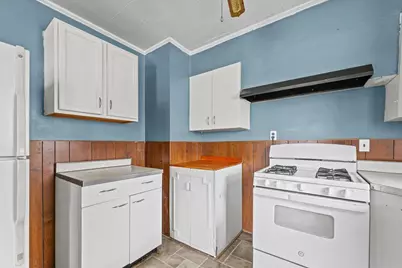 218 W Elm Street, Hoopeston, IL 60942 - Photo 13