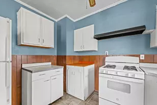 218 W Elm St, Hoopeston, IL 60942 - Photo 13