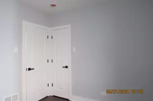 5423 N Sawyer Ave, Chicago, IL 60625 - Photo 11