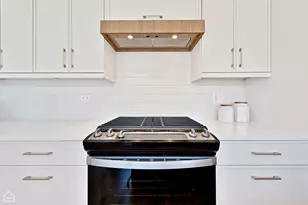 2127 W Madison St, Chicago, IL 60612 - Photo 5