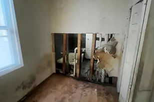 8419 S Muskegon Ave, Chicago, IL 60617 - Photo 5