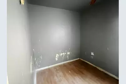 8419 S Muskegon Avenue, Chicago, IL 60617 - Photo 11
