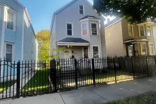 8419 S Muskegon Ave, Chicago, IL 60617 - Photo 1