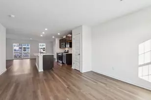 895 Briar Gln Ct, Hampshire, IL 60140 - Photo 7