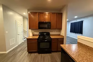 433 Acushnet St, Elgin, IL 60124 - Photo 7