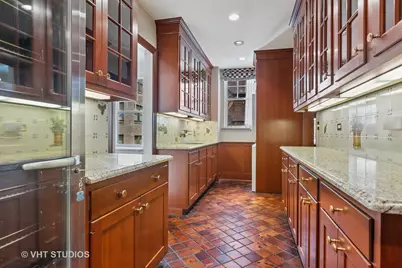 220 E Walton Place #9W, Chicago, IL 60611 - Photo 7