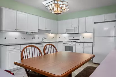 7071 W Touhy Avenue #403, Niles, IL 60714 - Photo 11